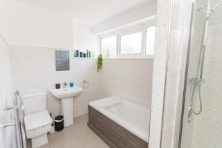 Perfect for Contractors + Families + Free Parking! - Tettenhall - 5