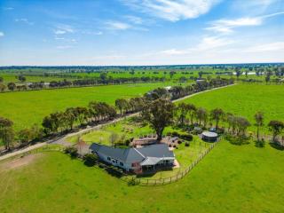 Peaceful country getaway - - 5
