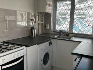 Improved Private House in Central Location - Portsmouth - 4