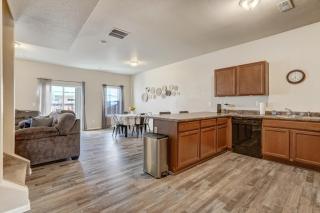 Painted Sky Corporate Oasis-Mountain View-King Bed - 8