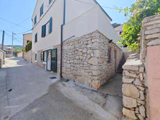 Apartments by the sea Veli Losinj, Losinj - 8031 - 9