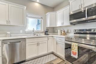 New Lower Condo-mins to downtown-Pet Friendly - 1