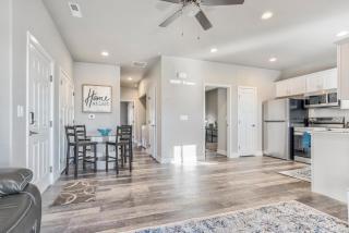 New Upper Condo With Deck-Pet Friendly-USAFA - 3