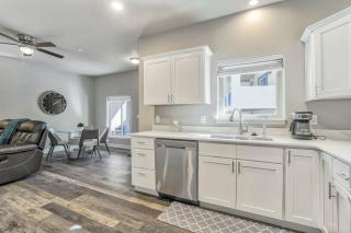 New Downstairs Condo-mins to downtown-Pet Friendly - 1