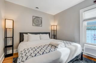 Downtown Getaway - Balcony - King Beds - 6