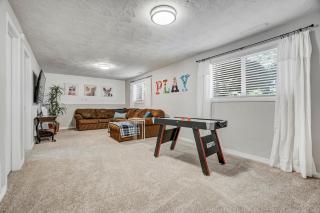 Family Friendly Getaway-4BR-Playset-Trampoline - 5