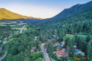 Hot Tub - Game Room - Wood Fireplace - 7