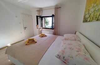 Holiday house with a parking space Mundanije, Rab - 23396 - 4
