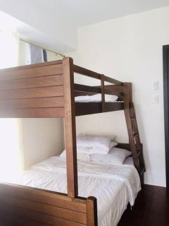 Lovely two bedroom apartment with balconies - 5