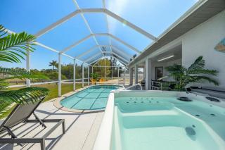 Surfing on Surfside - Sleeps 12, Heated Pool & Jacuzzi - Cape Coral - 3