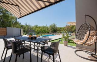 Gorgeous Home In Katuni With Wifi - Katuni - 5