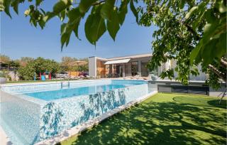 Gorgeous Home In Katuni With Wifi - Katuni - 0