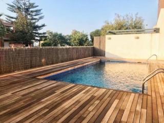 Casa familiar luminosa con piscina, cerca de la playa y parques, ideal para 6 personas en Cubelles - ES-332-5 - Cubelles - 0