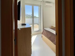 Casa espaciosa con piscina, aire acondicionado y jardín cerca de la playa de Vilanova - ES-332-9 - 1