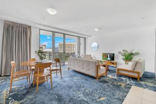 City Living at Harbour Lights on the Waterfront - Cairns - 6