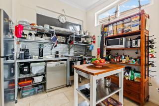 Quirky Marrickville 1-Bed with Courtyard by Shops - Sydney - 7