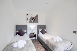Reading Town Centre 2 Bedroom Apartments with Parking by 360Stays - 9