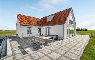 Stunning Home In Lundby With Kitchen - Lundby - 2