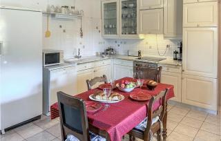 3 Bedroom Lovely Home In Samos - 6