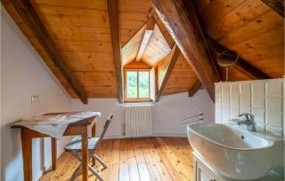 Pet Friendly Apartment - 8