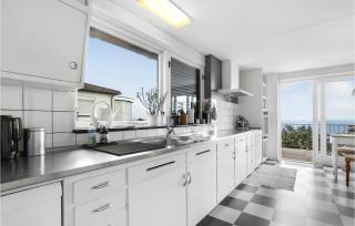 Beautiful Home In Gudhjem - Gudhjem - 3