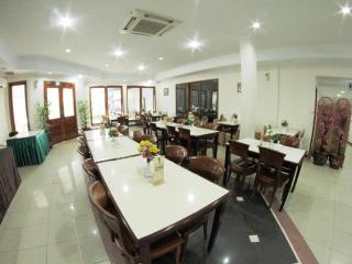 Puri Mega Hotel - 8