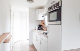 Awesome Home In Heinkenszand With Wifi - heinkenszand - 5