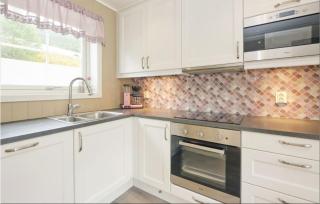 Stunning Home In Eidsvåg I Romsdal - 4