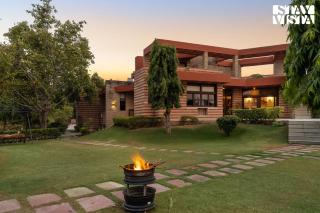 StayVista at The Cityscape With Outdoor Pool - 7