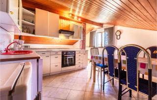 Stunning Apartment In Divaca With Wifi - 2