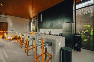 Villa Midori - Luxury Spacious Haven Rooftop and Pool Paradise - Tanah Lot - 3