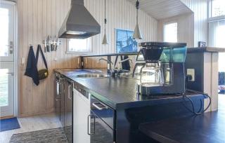 3 Bedroom Amazing Home In Nexø - Neksø - 3