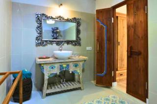Delima 1 BR Classic Queen Room Double JU51 - Senggigi - 4