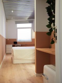 Ola Living Hostal Tetuan - Madrid - 1