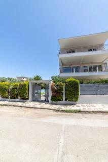 Felicia Dream House - Kamena Vourla - 9