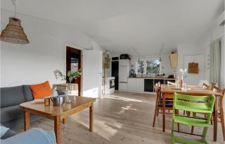Cozy Home In Nexø With House Sea View - Neksø - 7