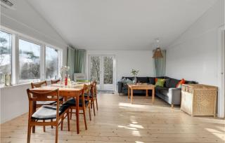 Cozy Home In Nexø With House Sea View - Neksø - 6