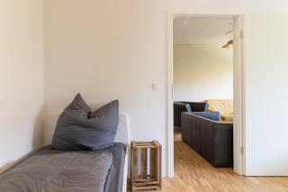 Wiesbaden Schierstein zentral im Rhein-Main-Gebiet, Monteure Herzlich Willkommen! - 8