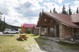 Northern Rockies Lodge - Muncho Lake - 1