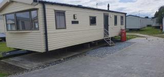 Homely 8 Berth Caravan In Essex, At Steeple Bay Ref 36046E - 9