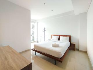 Tranquil Designed 2BR Apartment Dago Suites By Travelio - Bandung - 3
