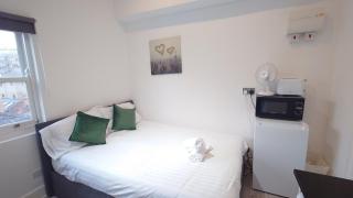 Comfort Camden Studio Apartments - 6