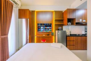 Restful and Minimalist Studio Transpark Cibubur Apartment By Travelio - 8