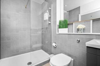 Luxury Apartment - Secure Parking - Gated Development - Near JQ & Birmingham City Centre - Top Rated - Flower Wall - 12SH - Birmingham - 5