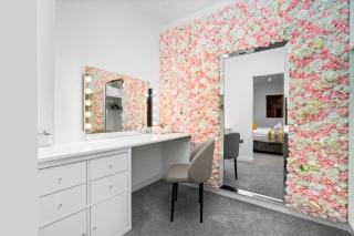 Luxury Apartment - Secure Parking - Gated Development - Near JQ & Birmingham City Centre - Top Rated - Flower Wall - 12SH - Birmingham - 8