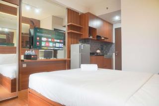 Relaxing and Homey Studio Transpark Cibubur Apartment By Travelio - 8