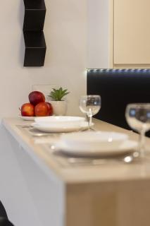 Subtle Colors Apartment in Warsaw with Furnished Balcony by Noclegi Renters - Warsaw - 1