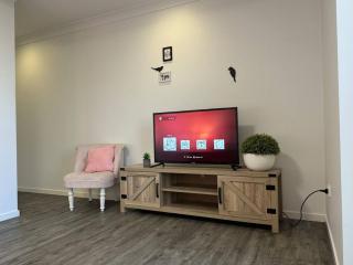 Central Contemporary 1BR Studio - 4