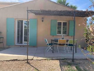 Appartement F2 privé dans villa - Le Muy - 8