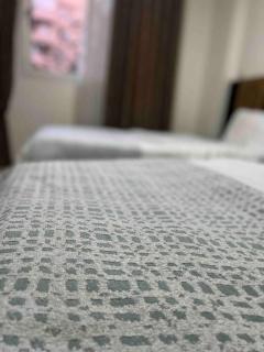 Stylish 3-BR Hotel Apt Madinaty - Madinaty - 9